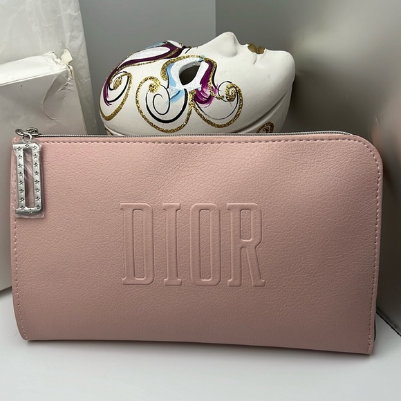 DiorPink Cosmetic Pouch“D” Star Zipper Charm, SkinGlow, Valentino Lipstick & EDP - Picture 8 of 17
